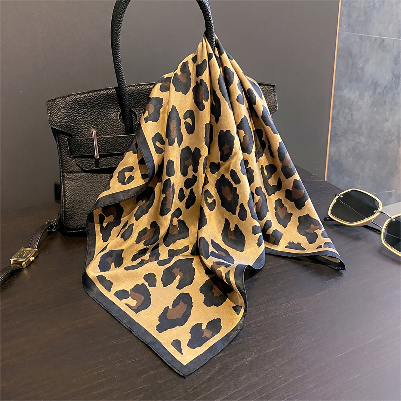 Syal Persegi Sutra 100% Motif  - Face Scarf Mask ulasan dan harga